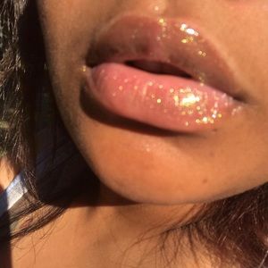 Golden lip gloss